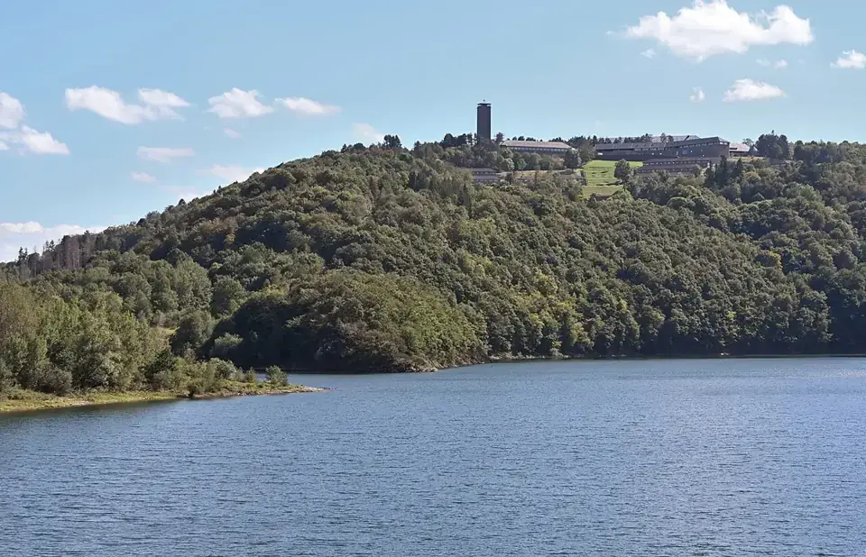 Vogelsang boven de Urftsee